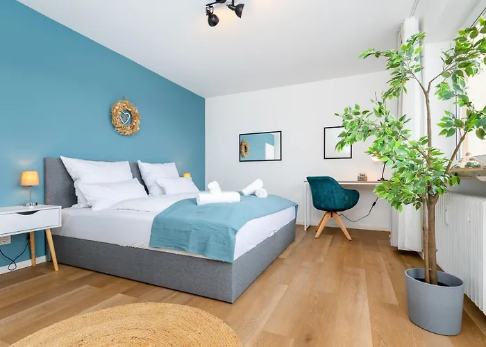 E&K Living - Design Apartment - 2 Bedrooms - Kitchen - Free Parking